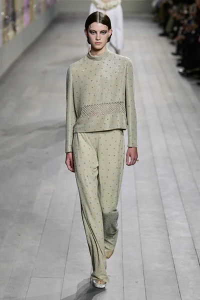 Look 34